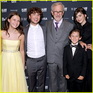 Julia Butters Joins Steven Spielberg & More at 'The Fabelmans' Toronto Premiere, Trailer Debuts Online - Watch Now!