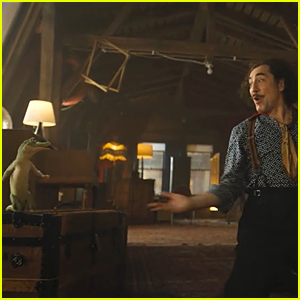 Shawn Mendes & Javier Bardem Sing 'Take a Look at Us Now' In Exclusive New 'Lyle, Lyle, Crocodile' Clip - Watch Now!