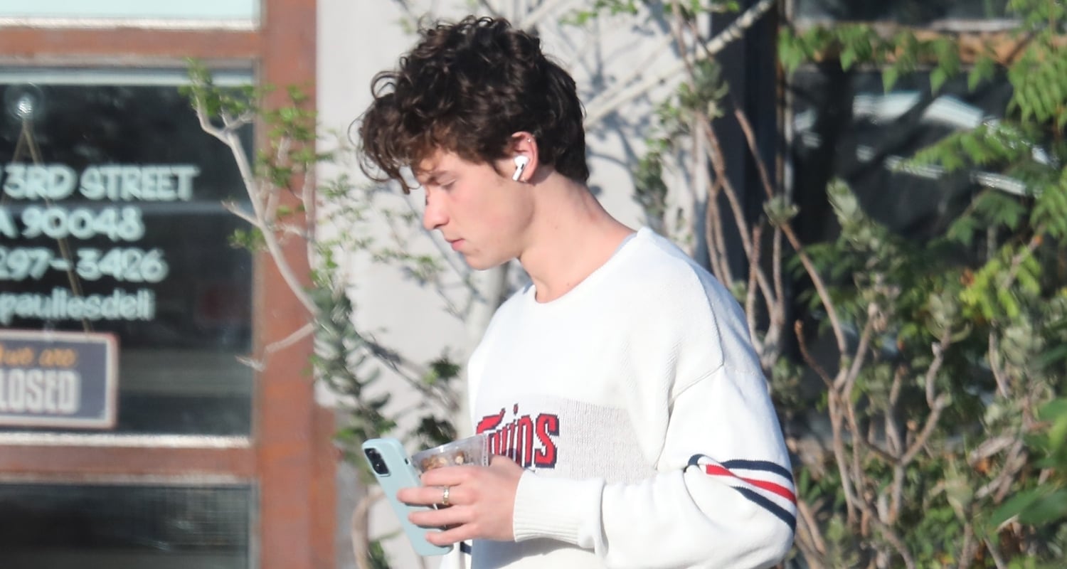 Shawn Mendes Grabs Coffee Days After Attending Halloween Horror Nights