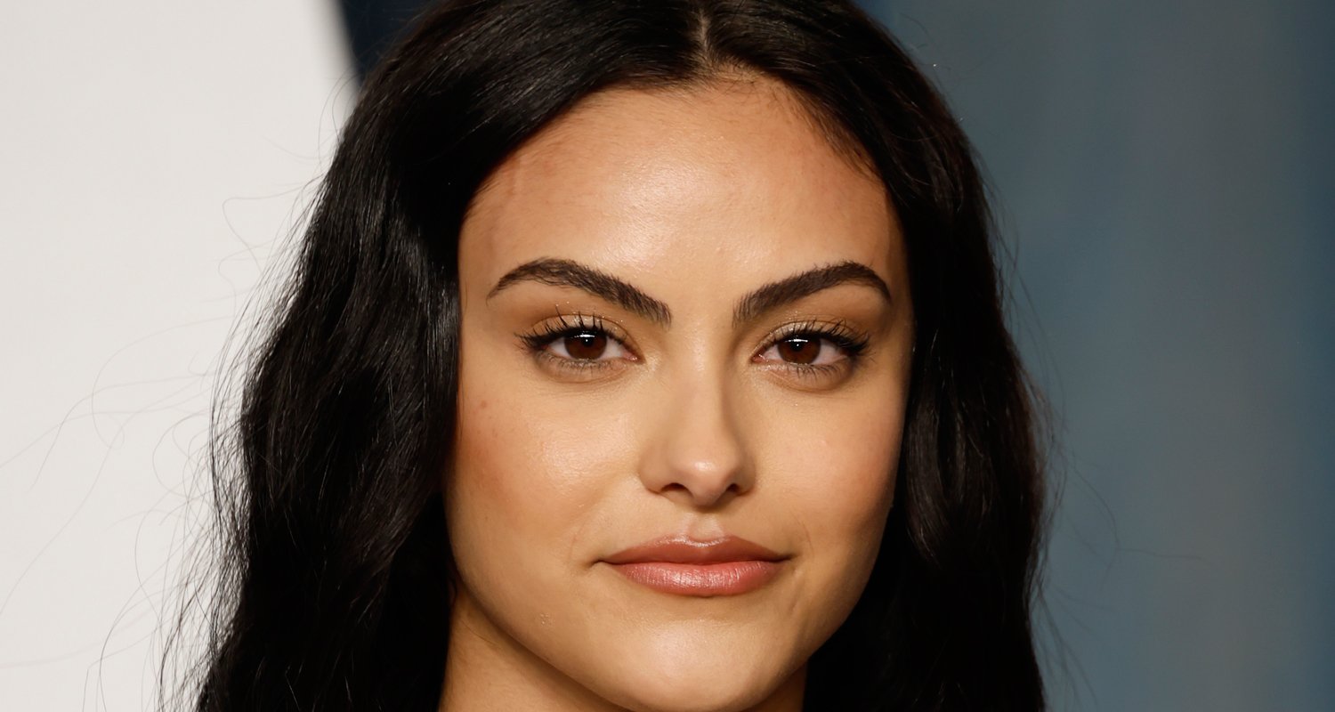 Camila Mendes Seemingly Confirms New Beau On Instagram | Camila Mendes ...