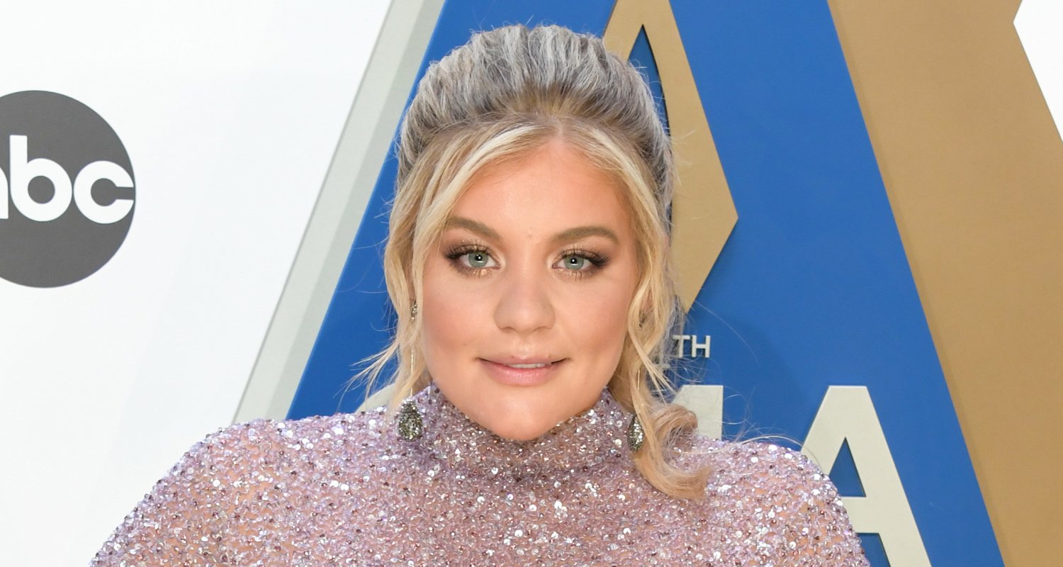 Country Music Star Lauren Alaina Revealed She’s Engaged While On Stage