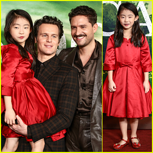 Kristen Cui Joins Movie Dads Jonathan Groff & Ben Aldridge at 'Knock at the Cabin' Premiere