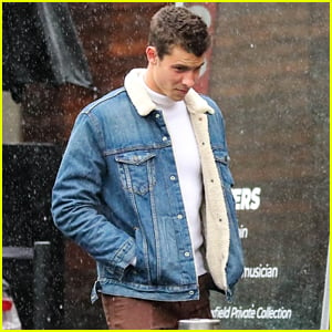 Shawn Mendes Braves Wet Weather for Fun Shopping Trip with Friends