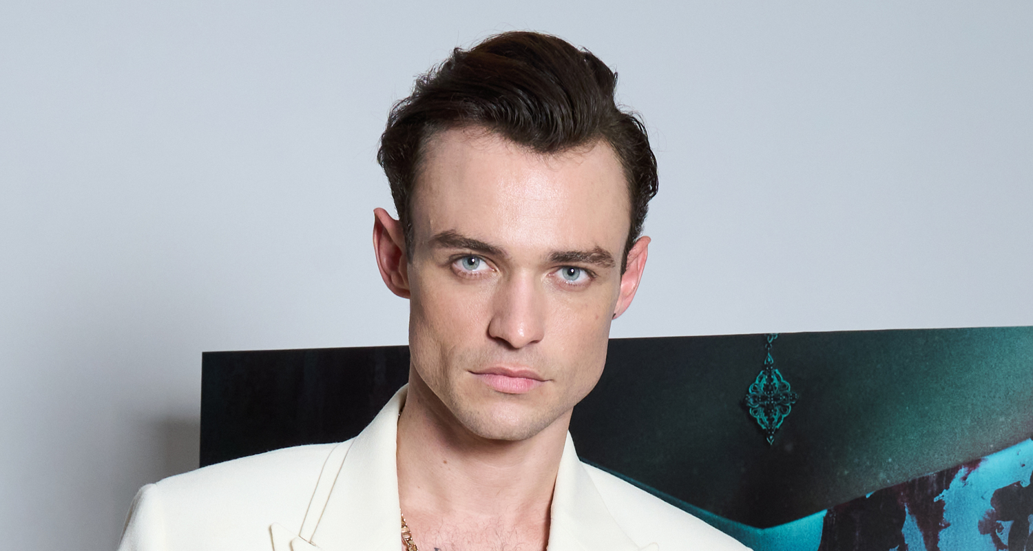 Thomas Doherty Reveals If He Would Be in a Throuple In Real Life | Gossip  Girl, Thomas Doherty | Just Jared Jr.