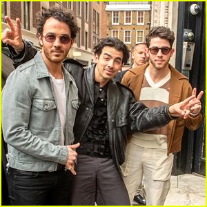 Jonas Brothers Do Promo in London, Announce 2nd Yankee Stadium Concert!