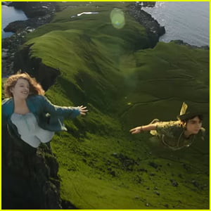 Peter Pan & Wendy Fly to Neverland In New Live Action Disney Trailer - Watch Now