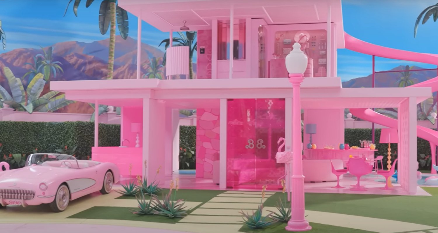 This is the offical Barbie Dream House 🛍🎀💅 Movie version