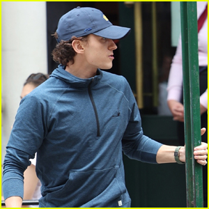 Tom Holland Grabs a Bite to Eat in New York City