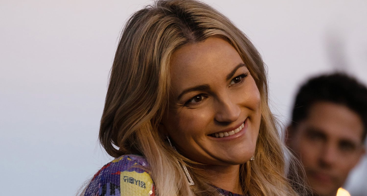 ‘Zoey 102’ Trailer Reveals Which PCA Alums Are Getting Married – Watch Now!