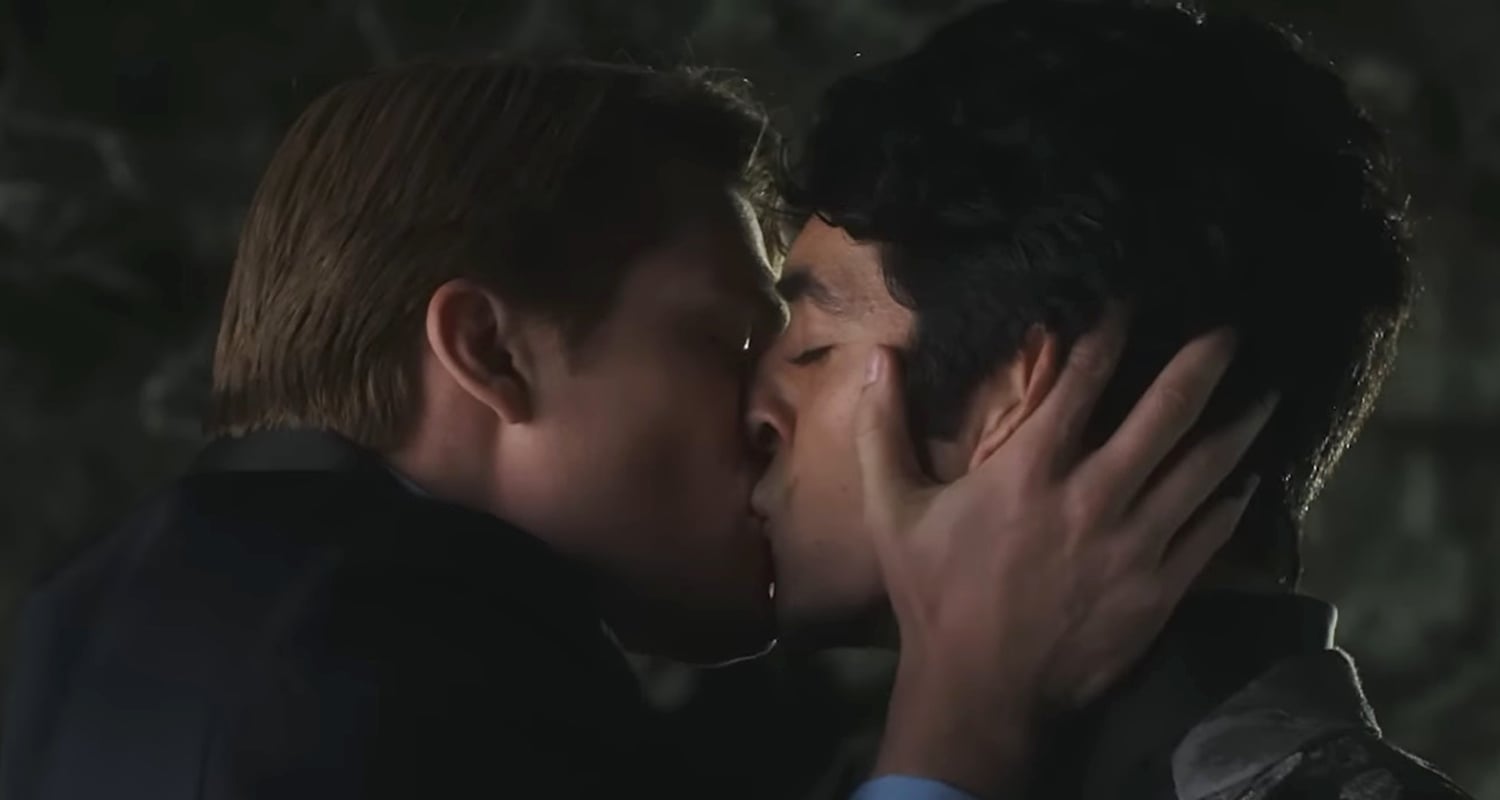 Nicholas Galitzine & Taylor Zakhar Perez Fall For Each Other in ‘Red, White &  Royal Blue’ Trailer – Watch Now!