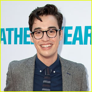 'Liv & Maddie' Star Joey Bragg Reveals Why Disney Channel Shows Change Their Title After 3 Seasons