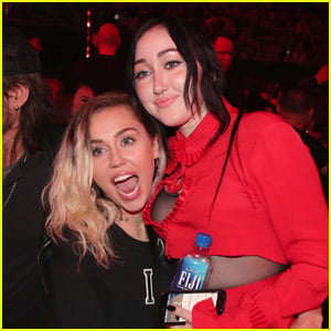 Fans Think Noah Cyrus is Upset About a Resurfaced Miley Cyrus Video - Here's Why