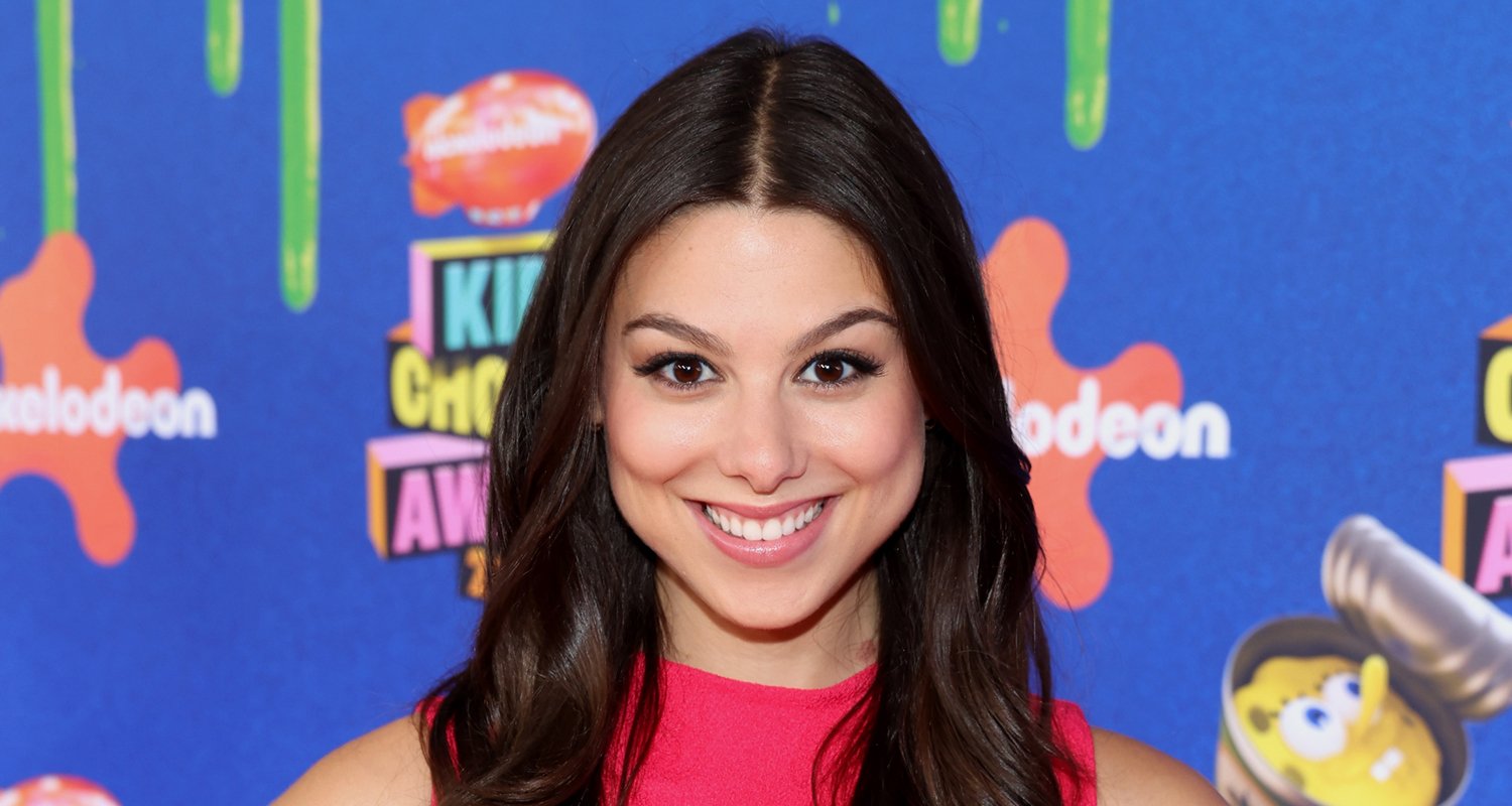 ‘thundermans’ Star Kira Kosarin Announces Marriage To Max Chester Shares Photos Kira Kosarin