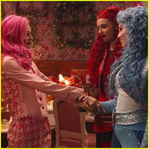 Disney Debuts 'Descendants Shuffle of Love' Short Story - Watch Now!